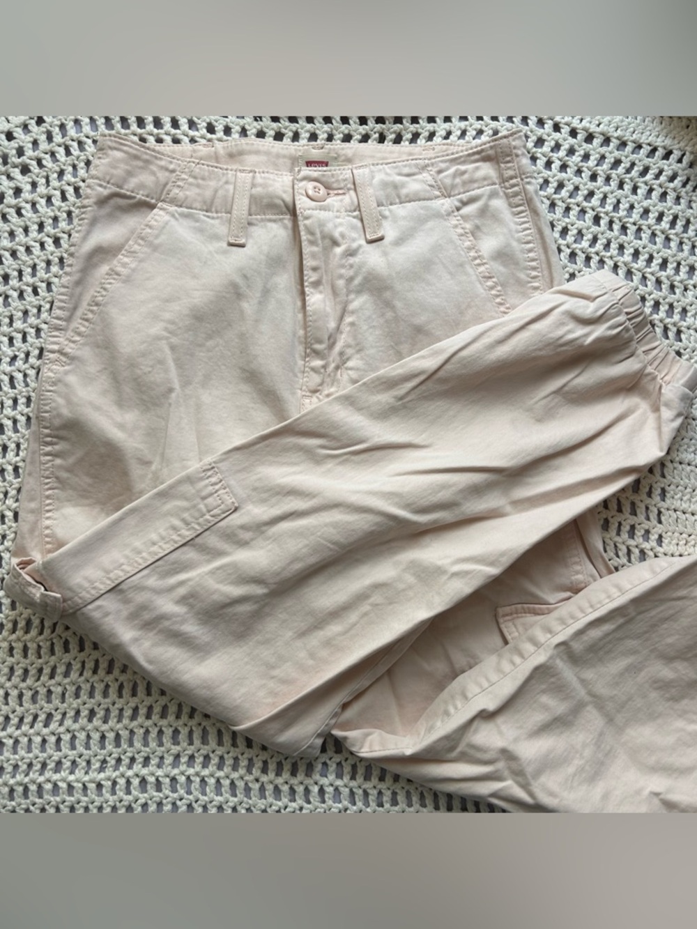 Levis light pink cargo pants